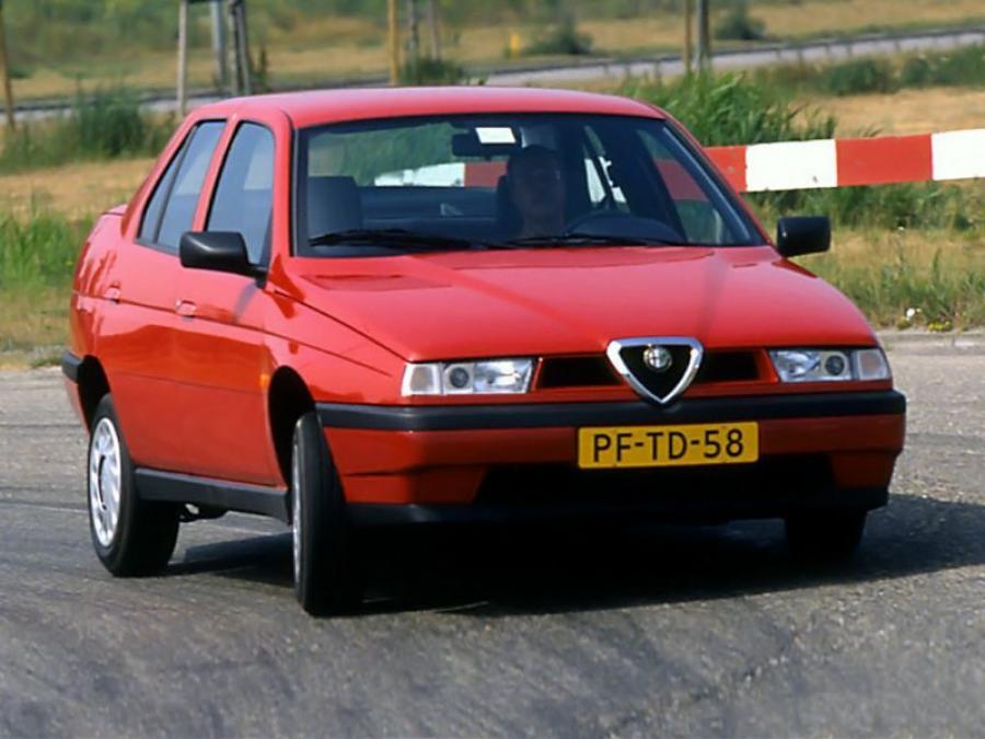  Alfa Romeo 155 (167) 1995 года  (фото 10 из 17)